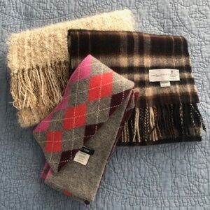 Lot of three scarves